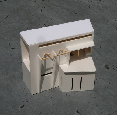 沿線の家　模型写真（南面）